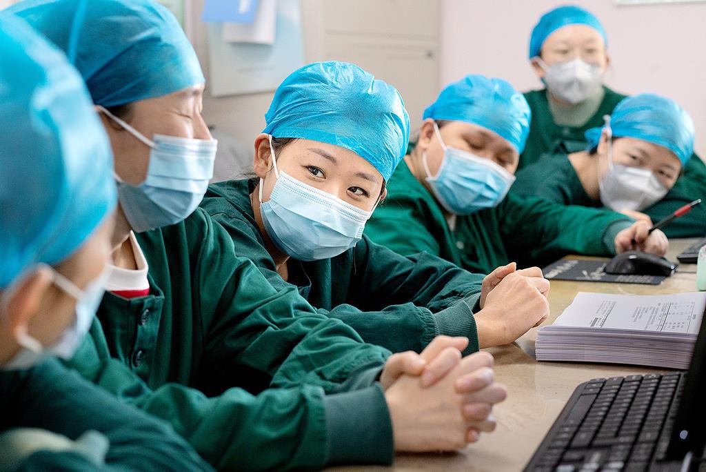 加时末段欧联焦点战；纽约尼克斯内部沟通；底气十足；医务组通报恢复 