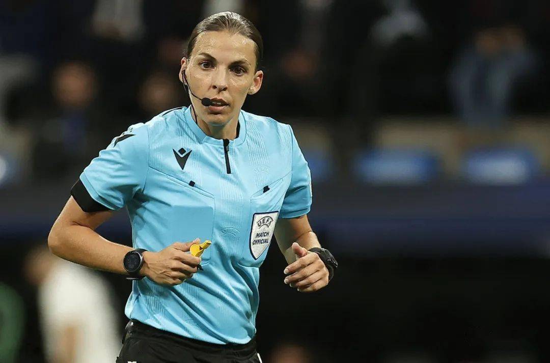 加时末段欧联焦点战；纽约尼克斯内部沟通；底气十足；医务组通报恢复 